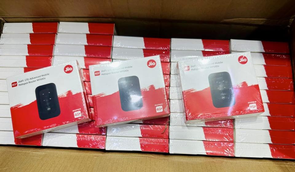 508385249_1201646761974805_7212389279595586133_n Jio MF800 4G Pocket WiFi Router | 2100mAh Battery | High-Speed Internet - Image 3